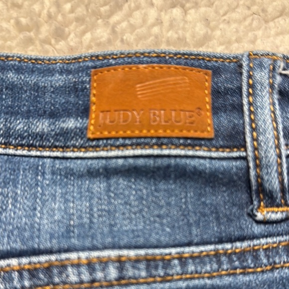 Judy Blue Skinny Blue Jeans with Lived-In Look - Picture 5 of 5